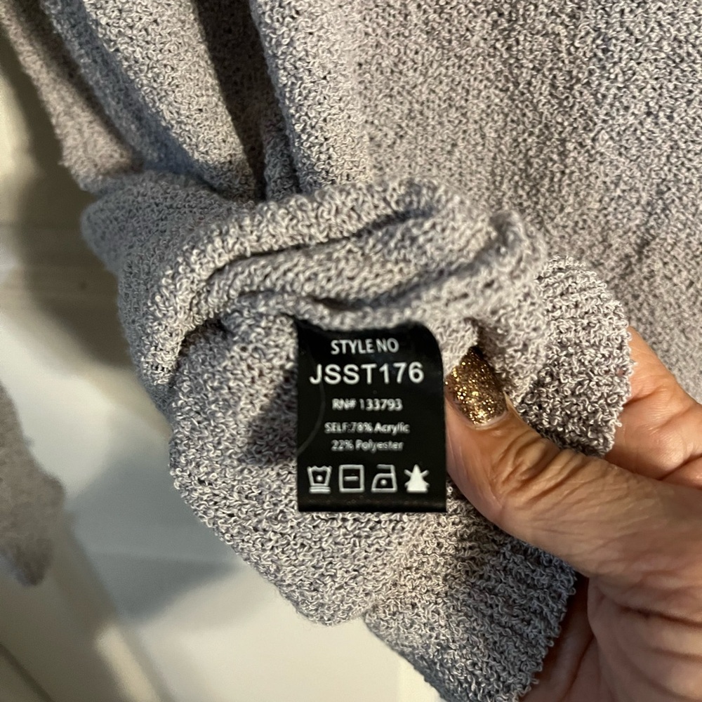 POL Textured Gray Knit Sweater - Picture 4 of 4